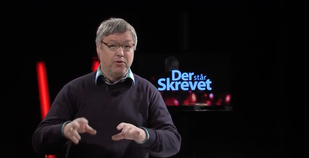 Der står skrevet 104