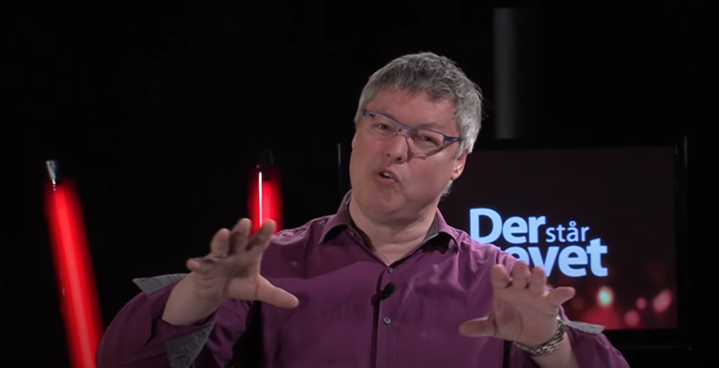 Der står skrevet 81