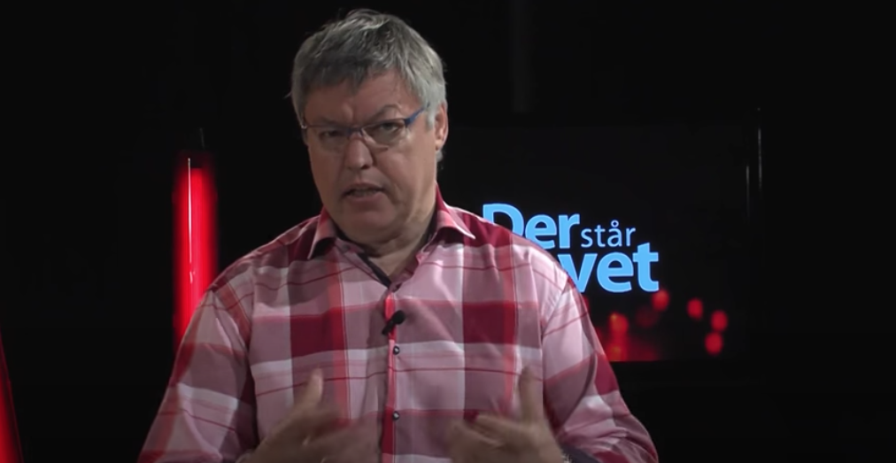 Der står skrevet 82