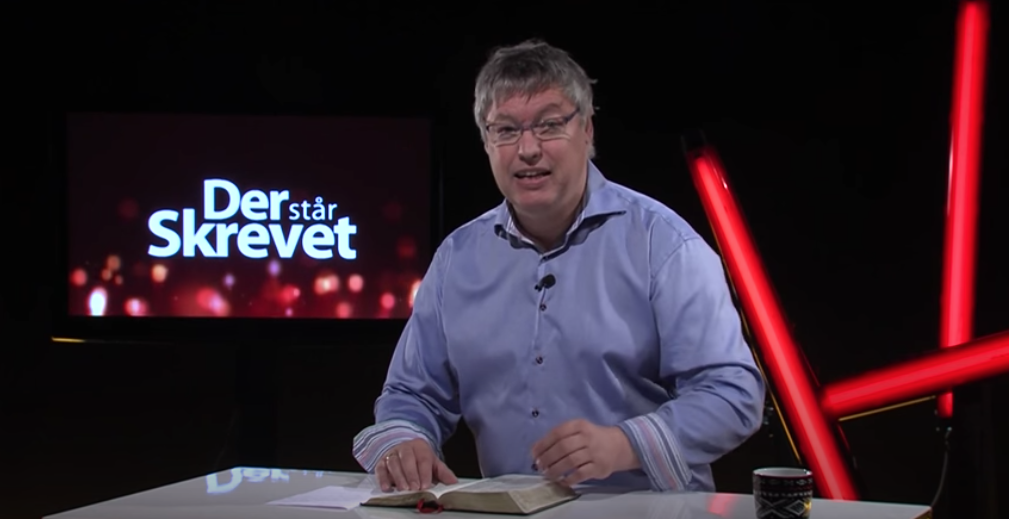 Der står skrevet 85